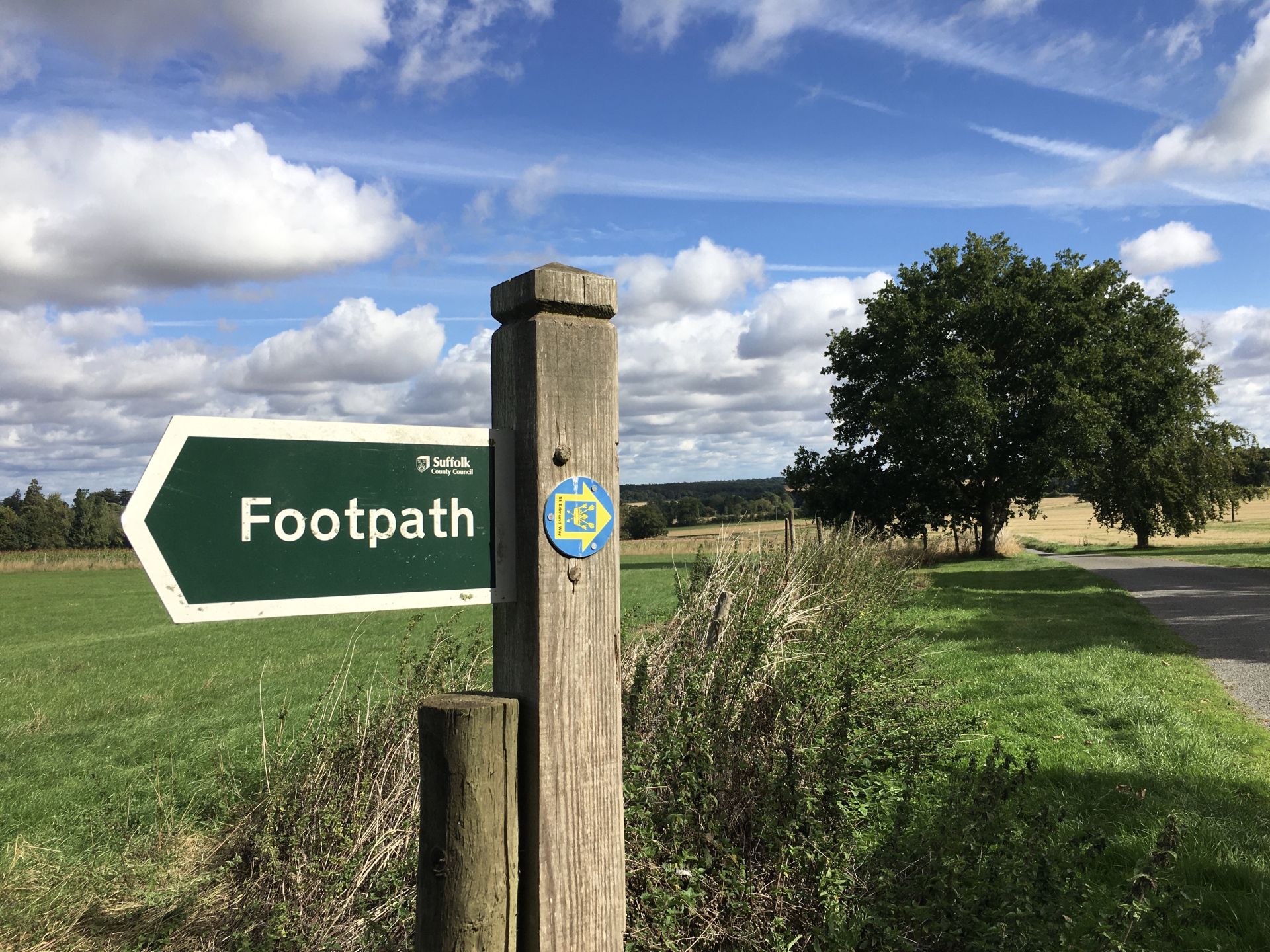 A waymarking sign: "Footpath"