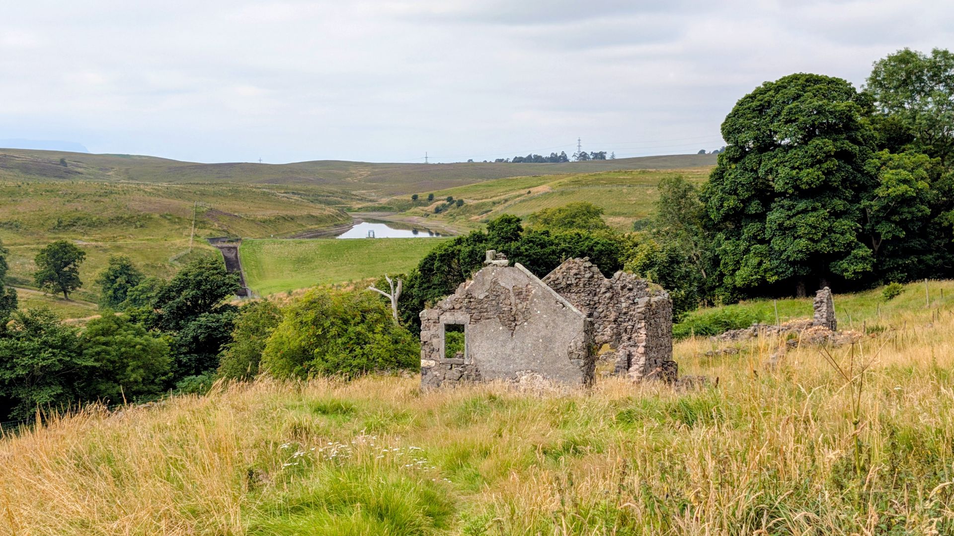 Jerah Farm with Lossburn Reservoir in the background