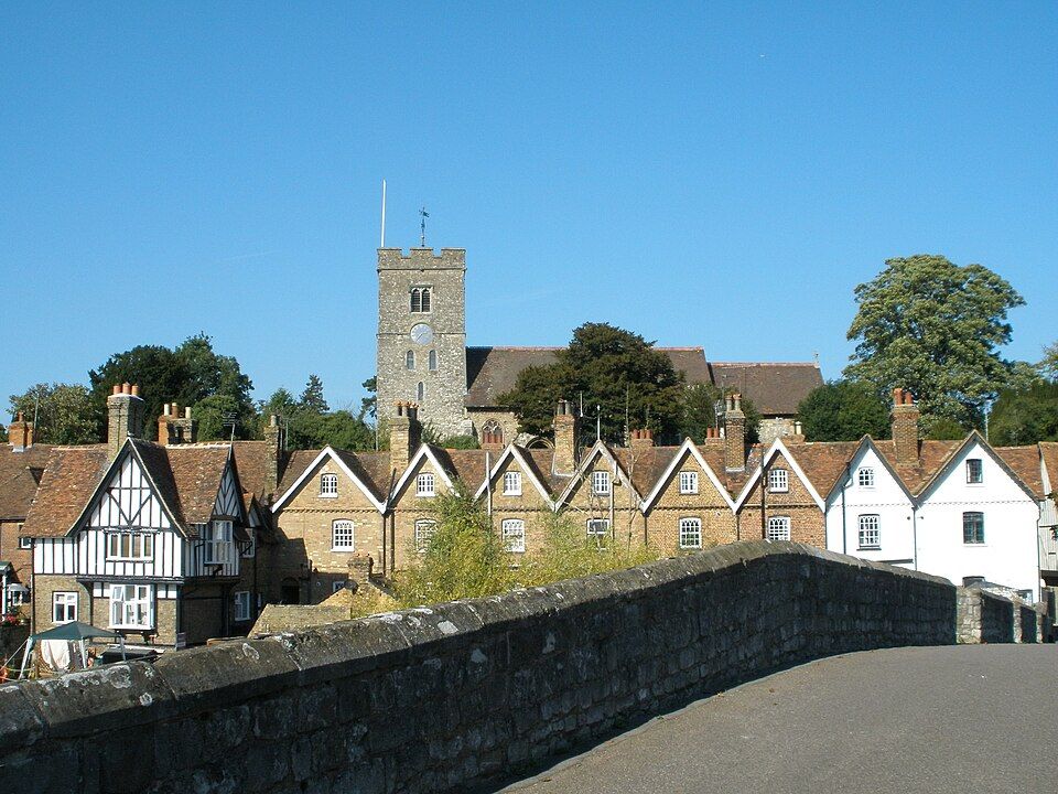 https://commons.wikimedia.org/wiki/File:StPeterStPaulsAylesford.jpg