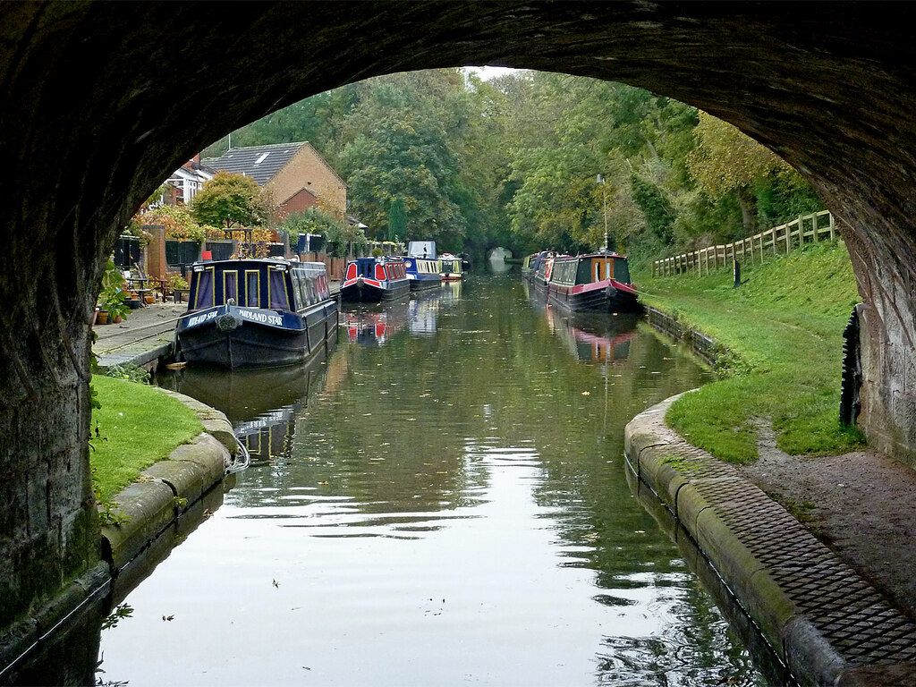 canal at gnosall