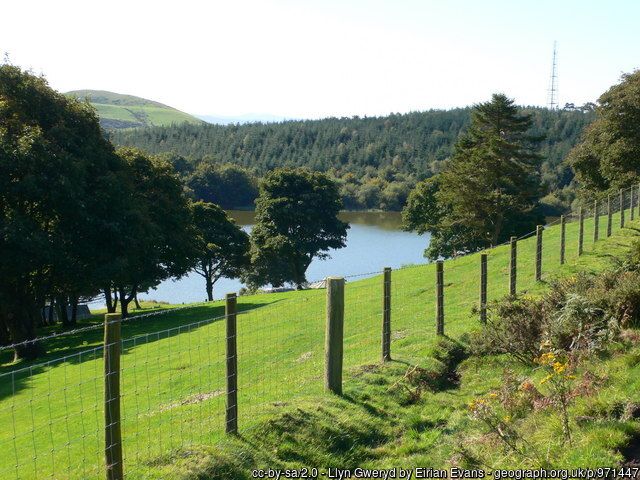 Llyn (Lake) Gweryd in the shadow of Moel-y-Plas