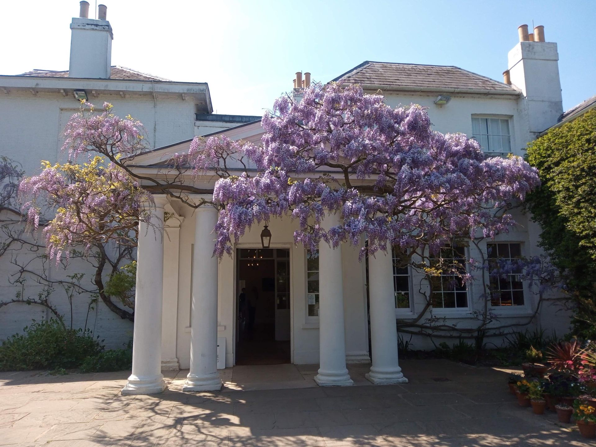 Entrance to Pembroke Lodge