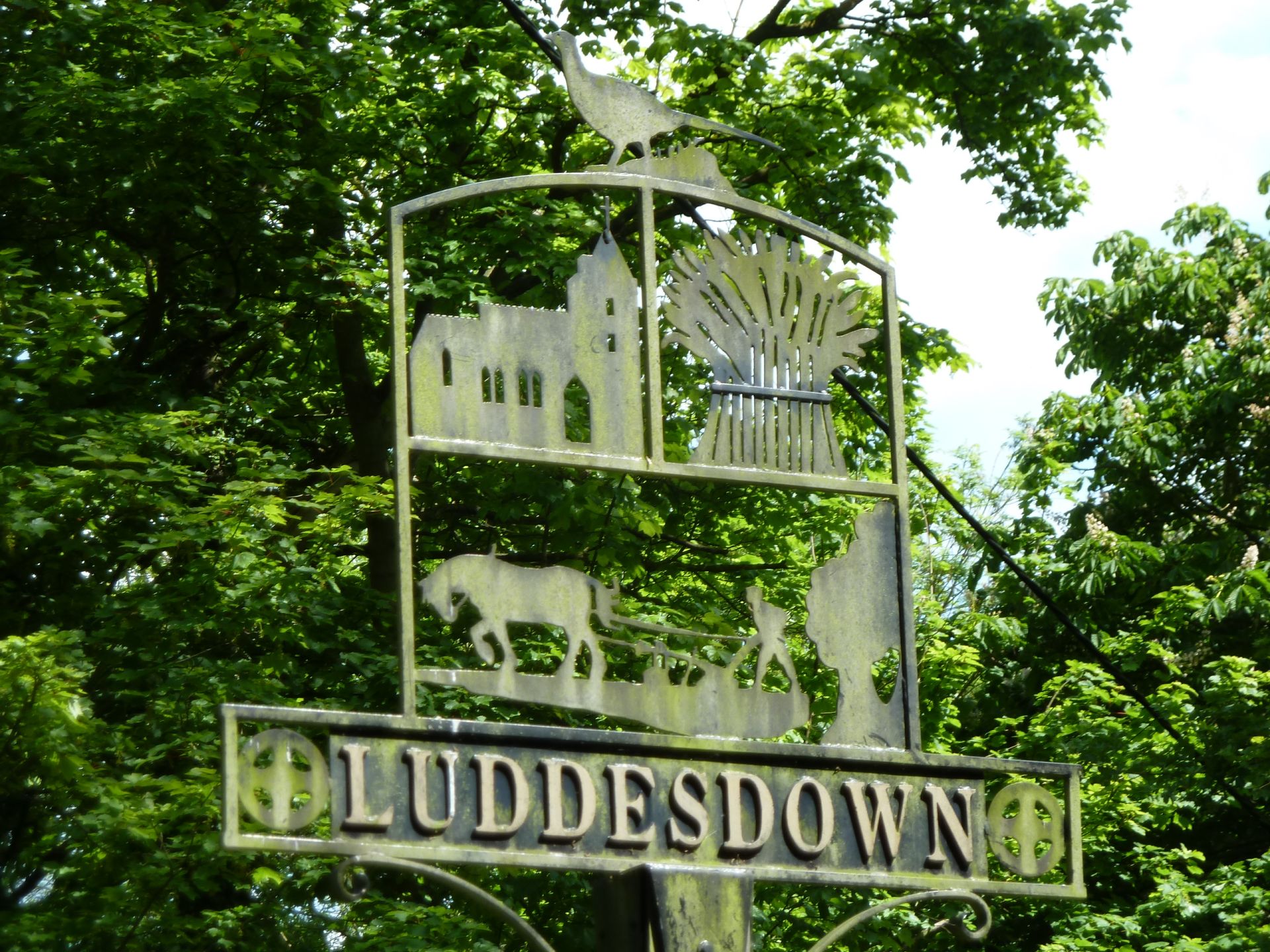 Luddesdown village sign