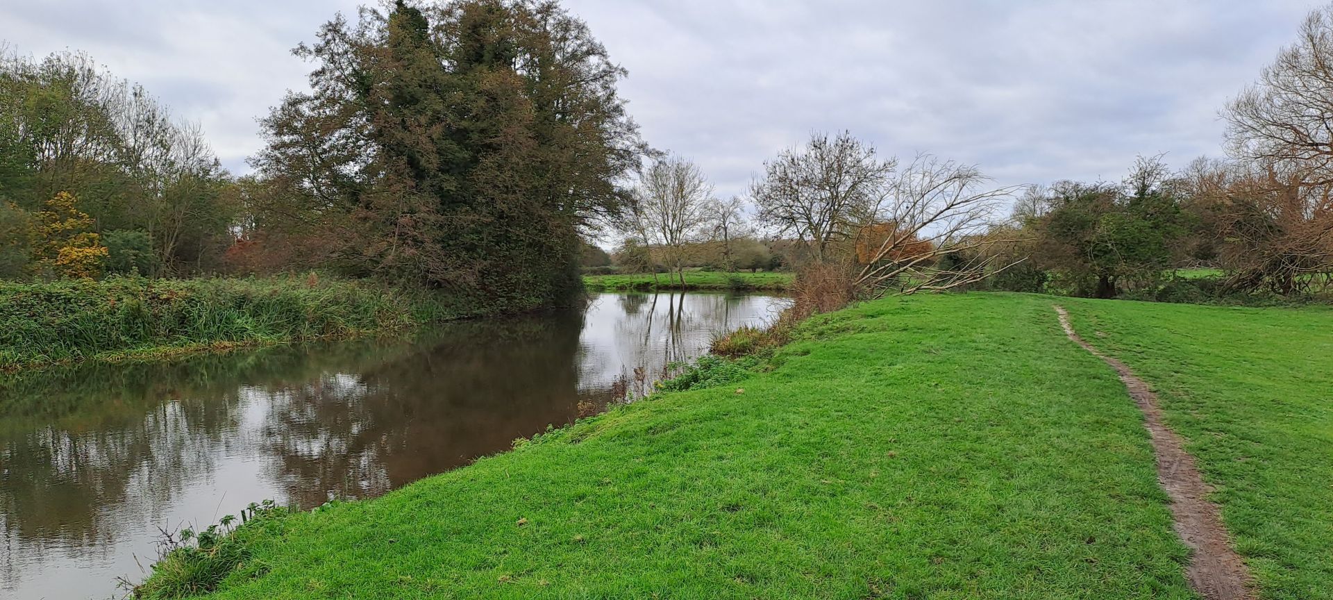 The River Kennet near the Cunning Man