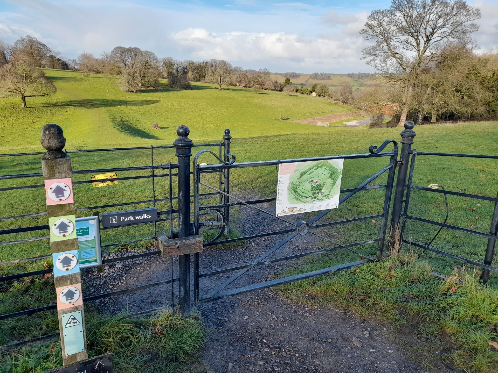 Footpaths and view in Basildon Park