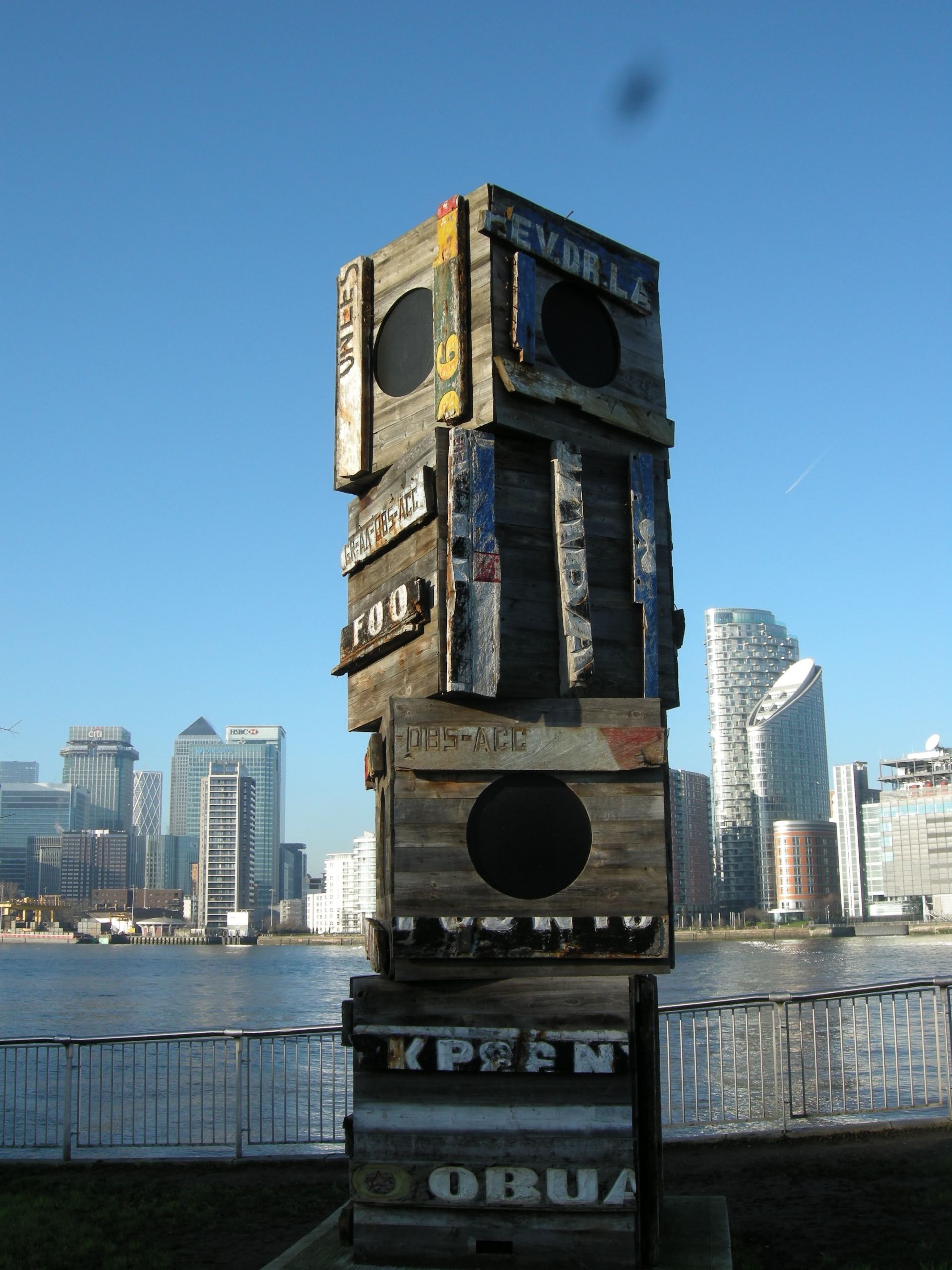 Totemic sculpture 