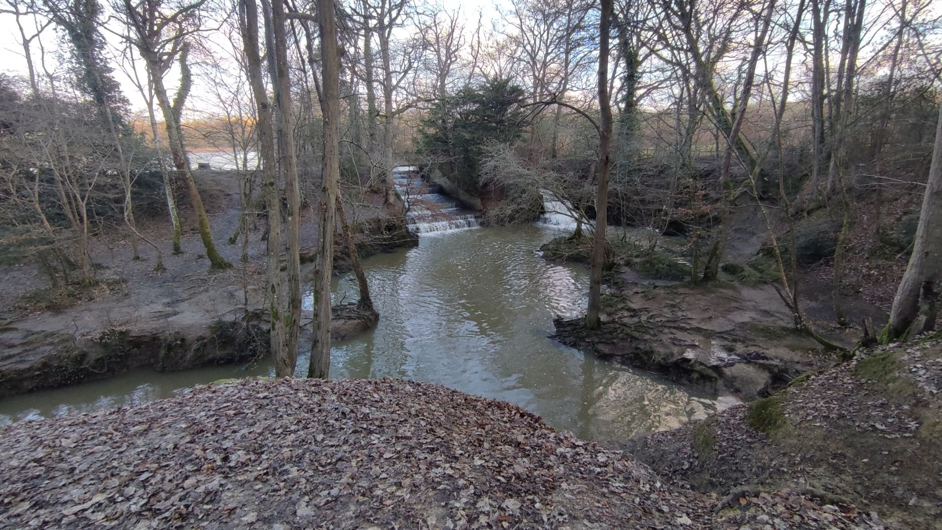 Valebridge pond cascades