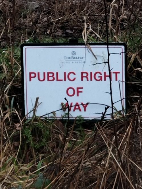 Leader's photograph of Right of Way sign
