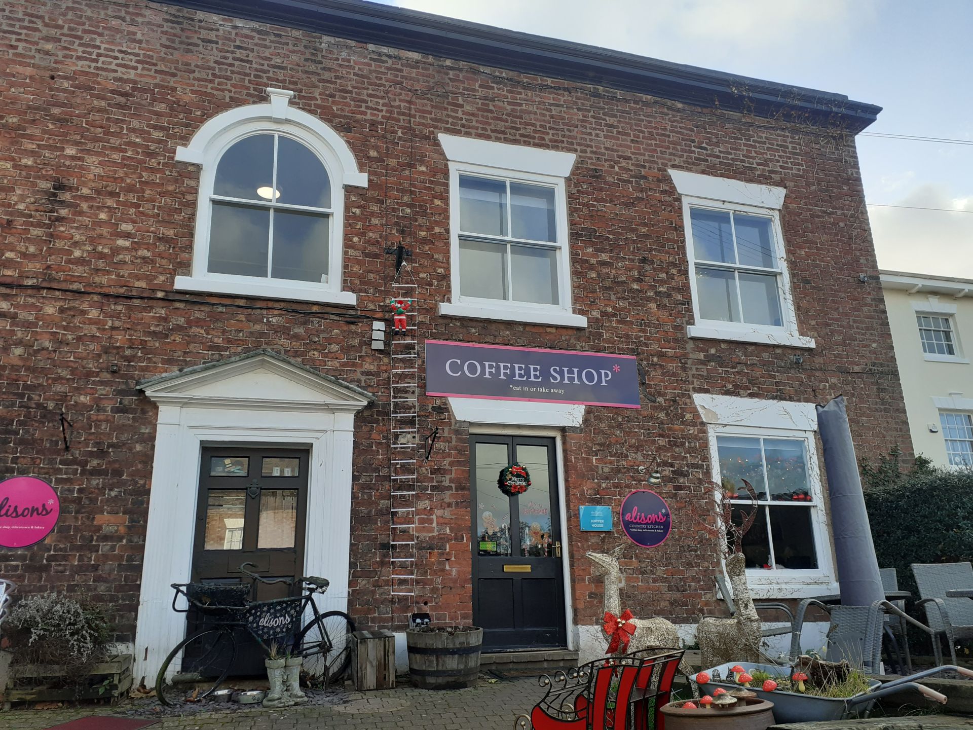 The front of Alison's Cafe