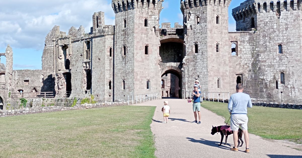 Raglan Castle Loop - Ramblers