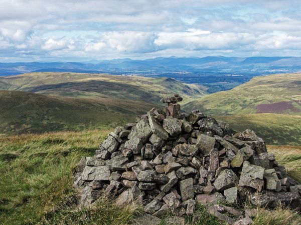 The view north from the summit cairn on Innerdownie