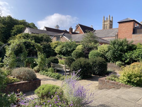 Farnham Victoria Gardens 
