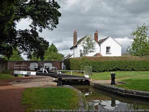 Penkridge Lock and Bridge, copyright Roger D Kidd, used under Creative Commons licence v2.0.