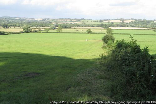 Footpath from Broad Campden to Paxford, copyright Philip Jeffrey, used under Creative Commons licence v2.0.