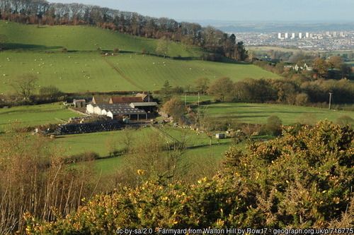 Farmyard from Walton Hill, copyright Row17, used under Creative Commons licence v2.0.