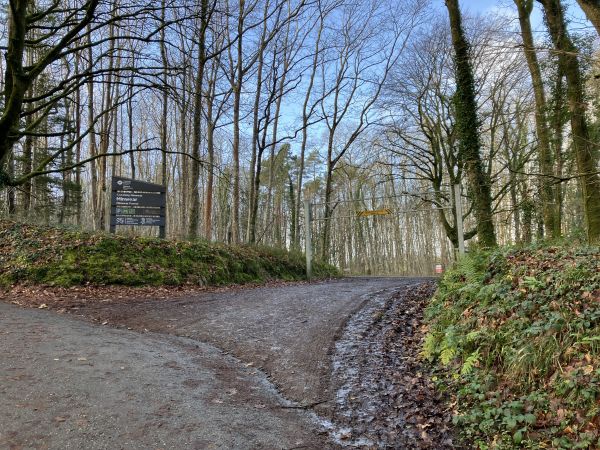 Minwear car park entrance