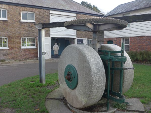 Morden Hall millwheels