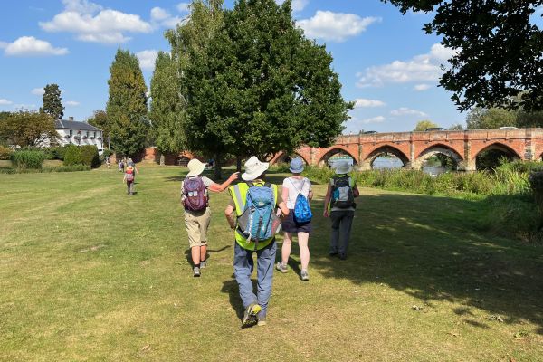 Walking to Great Barford Bridge
