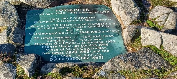 Foxhunter Memorial Stone