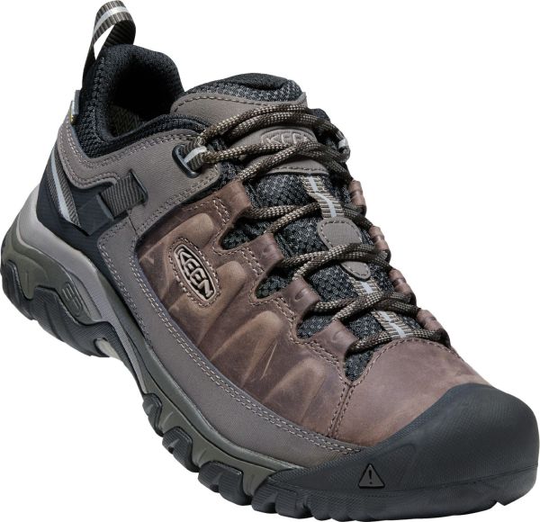 Wide fitting hiking shop shoes for mens